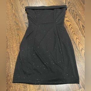 Windsor Elegant Black Strapless Dress with Glitter